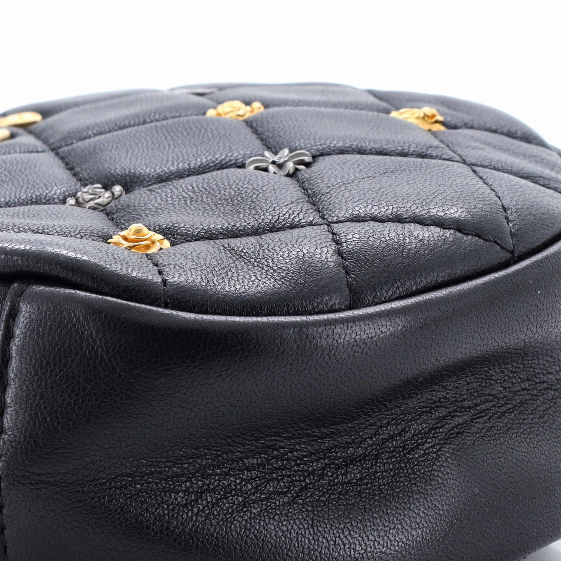 18K Charms Round Clutch With Chain Quilted Lambskin Mini