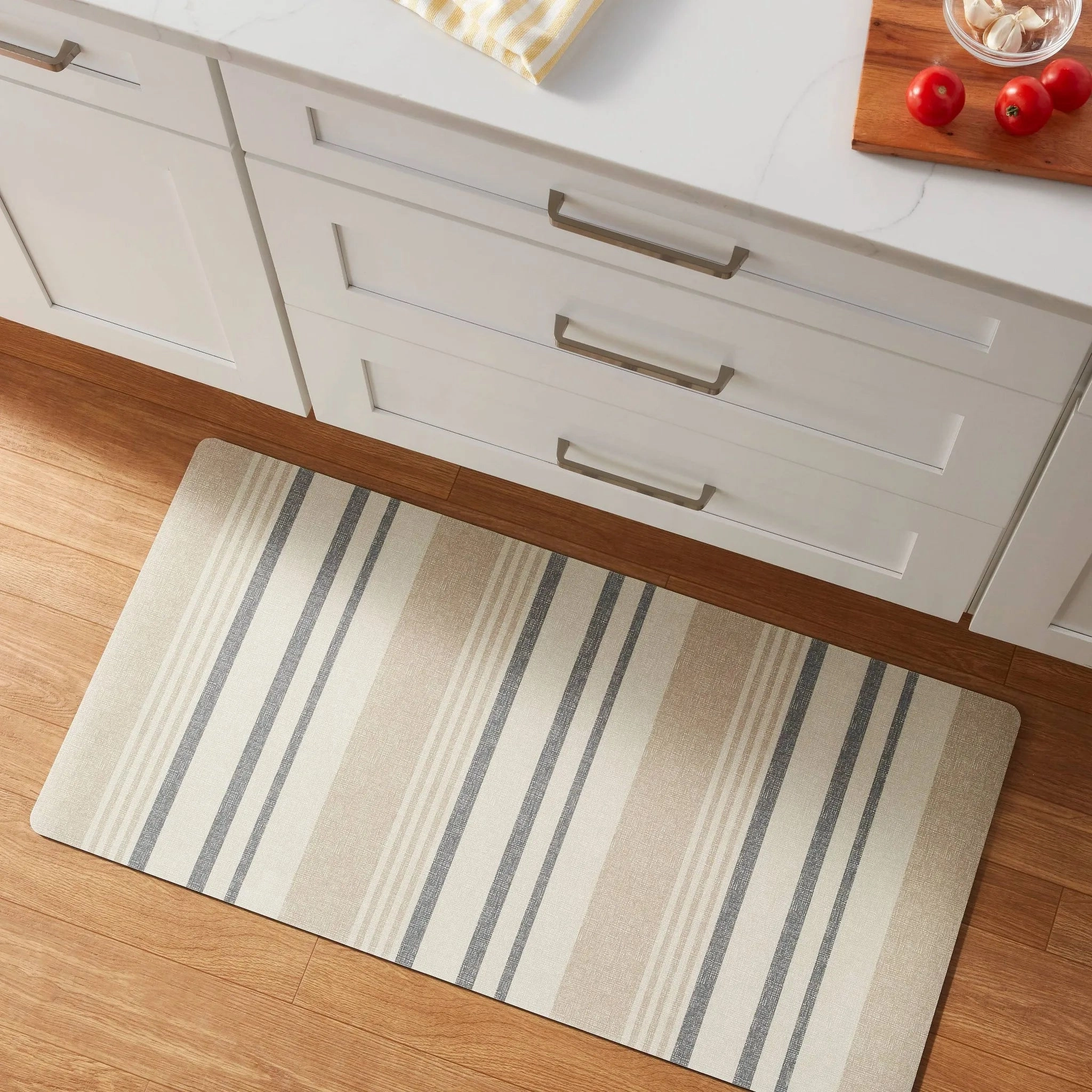 20" x 40" Low Profile Charmed Manor Patterned Polyurethane Kitchen Mat
