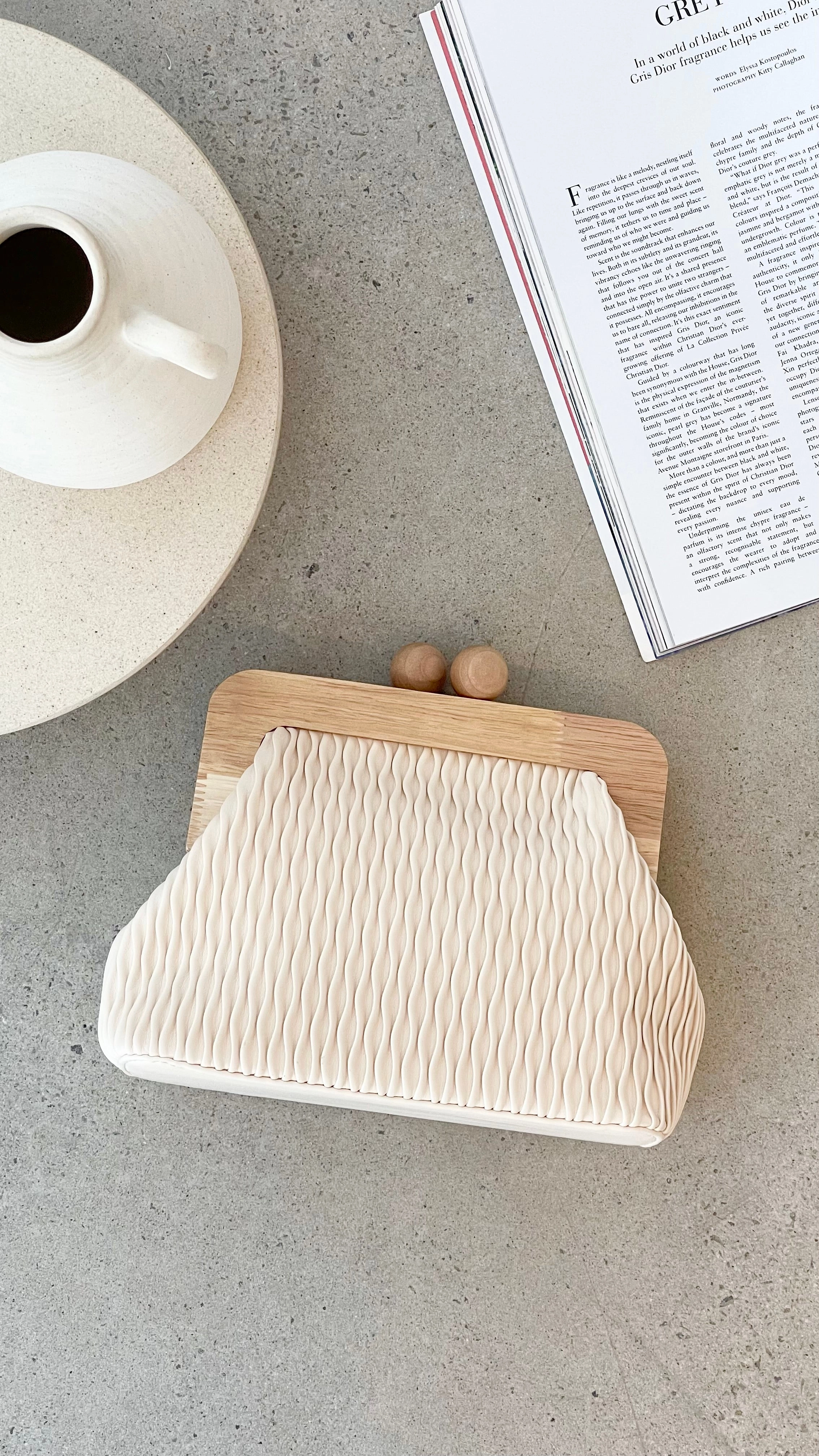 Piper Wavy Timber Frame Clutch - Cream / Natural